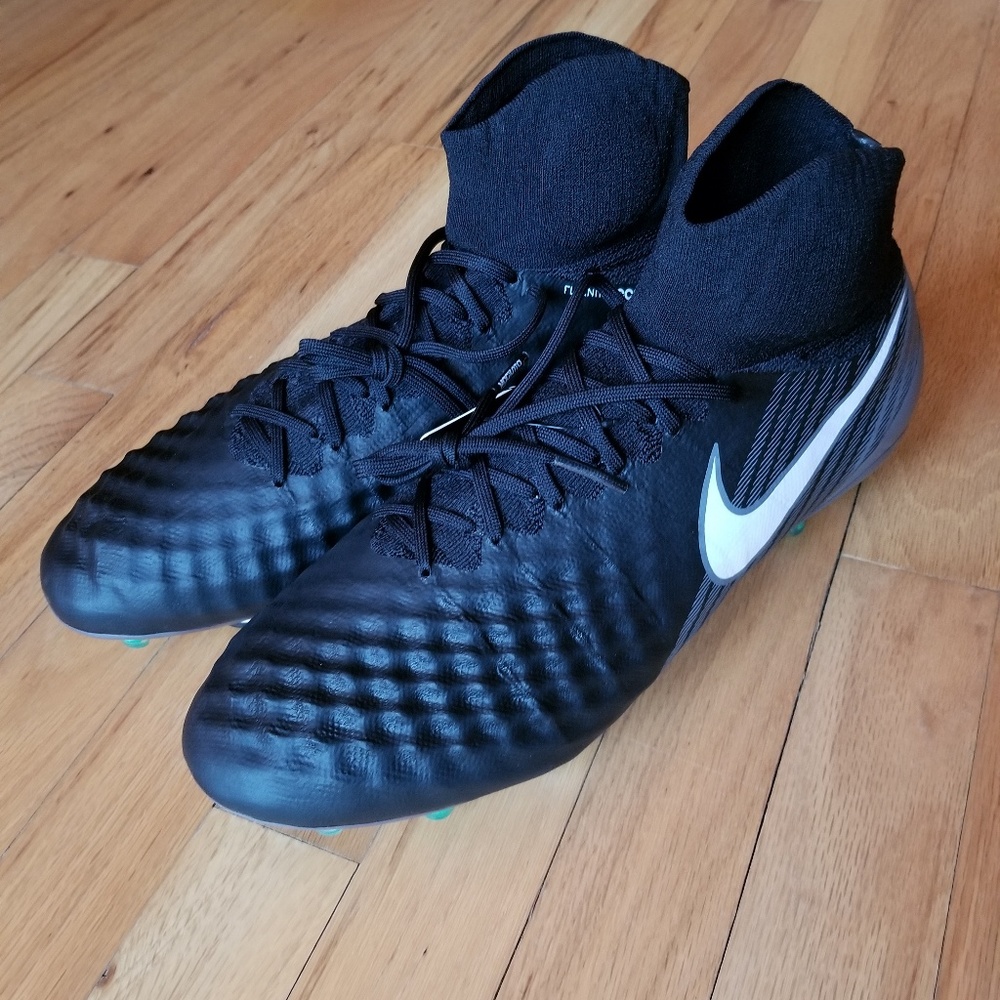 NWOB Nike Magista Obra II DF FG Flyknit Cleats